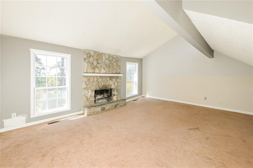2325 E Hill Way Property Photo 5