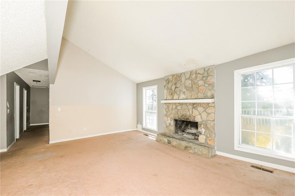 2325 E Hill Way Property Photo 6