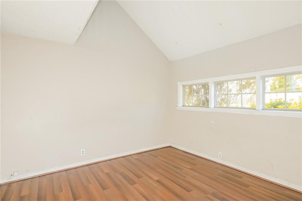 2325 E Hill Way Property Photo 8