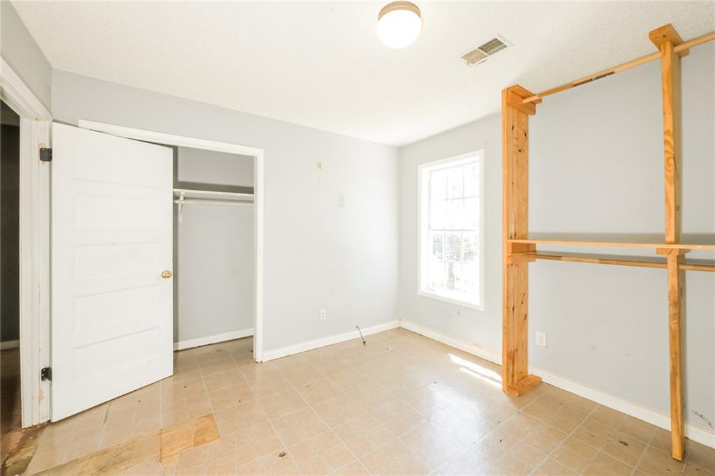 2325 E Hill Way Property Photo 17