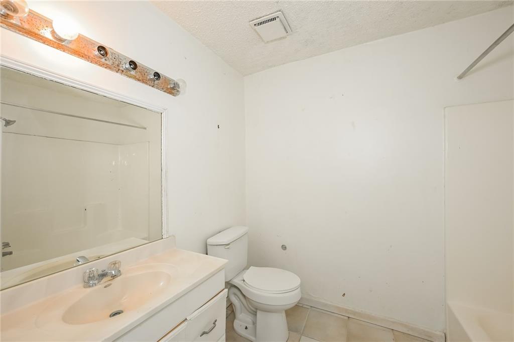 2325 E Hill Way Property Photo 20