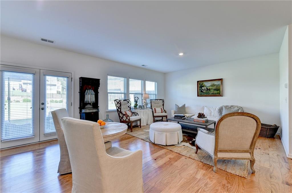 2140 Lanier Harbor Point Property Photo 10