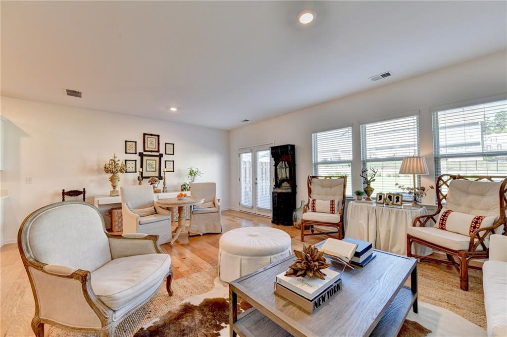 2140 Lanier Harbor Point Property Photo 12