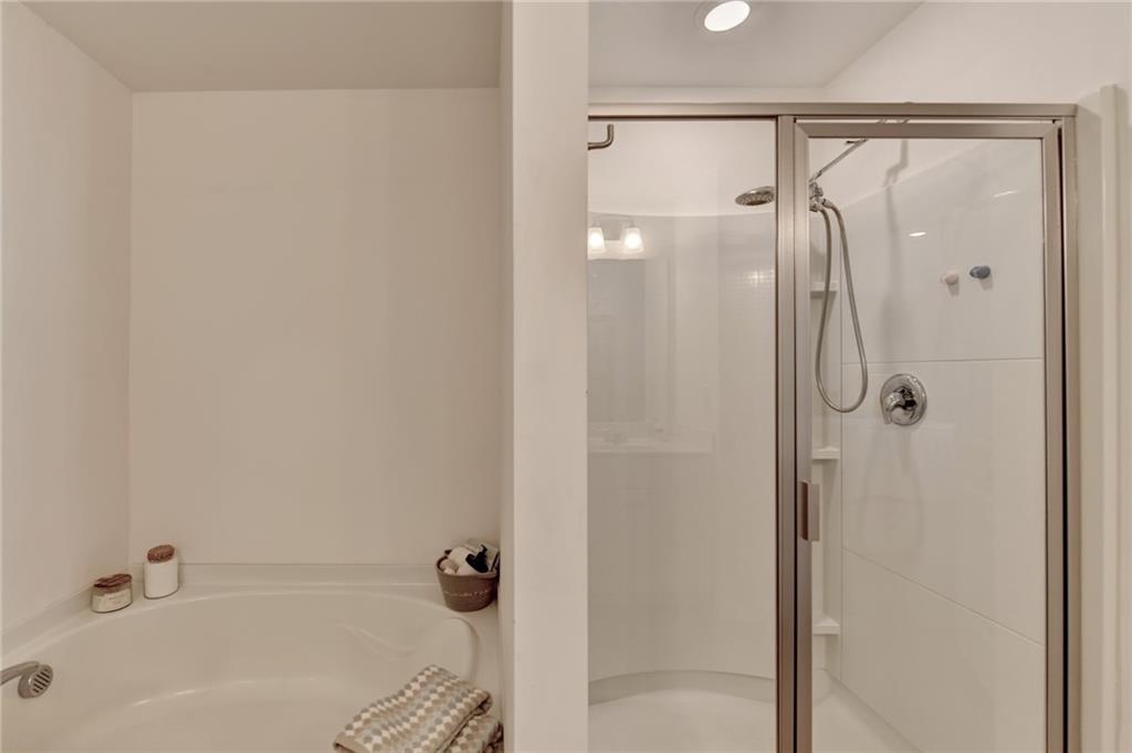 2140 Lanier Harbor Point Property Photo 20
