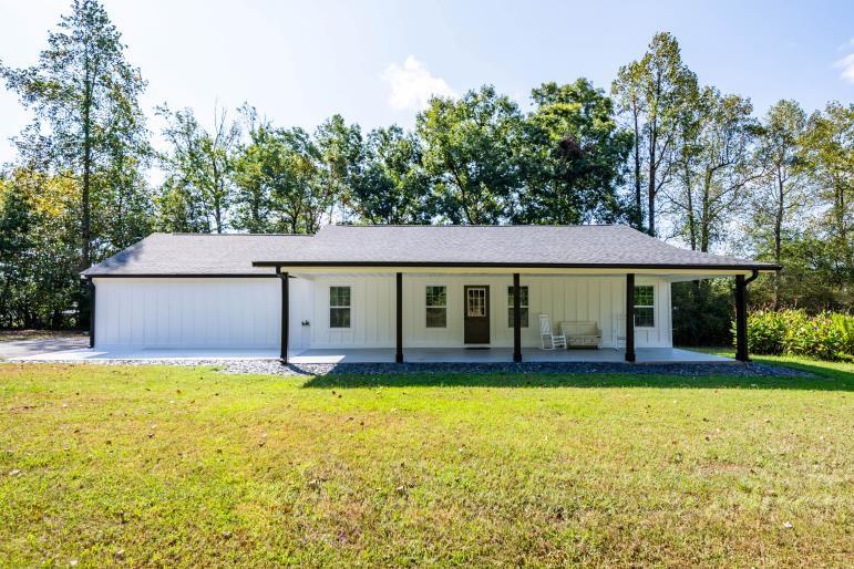 2400 Flatbottom Road Property Photo 2