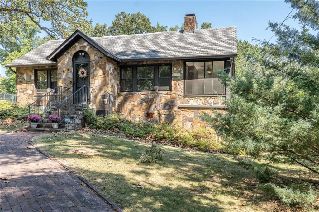 20 Lindberg Drive Property Photo 1