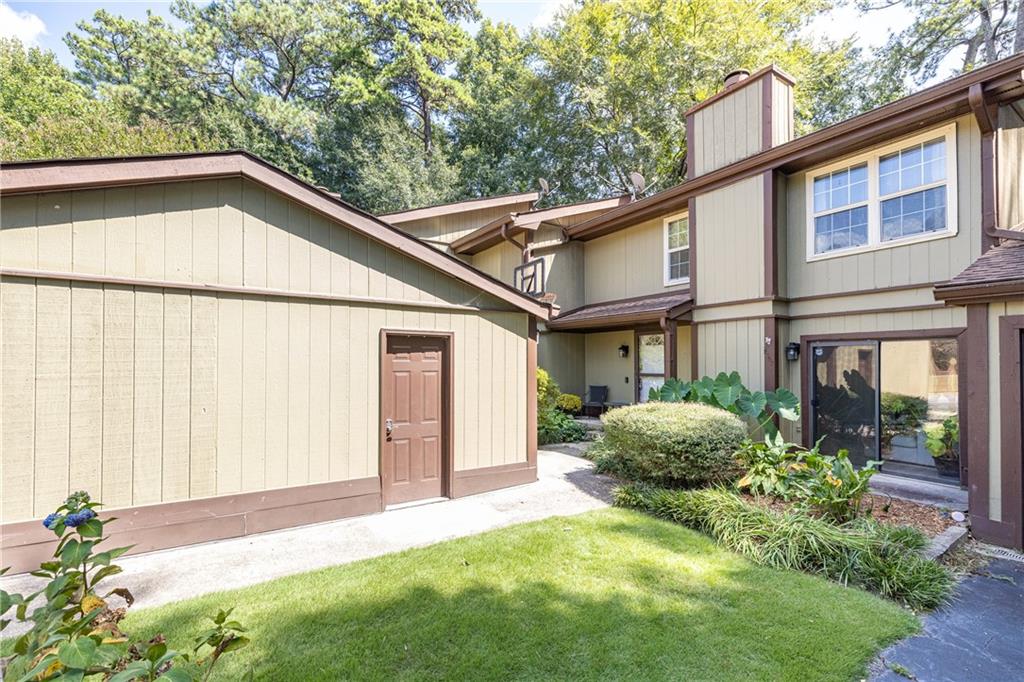 2702 Meadow Mere E Property Photo 1