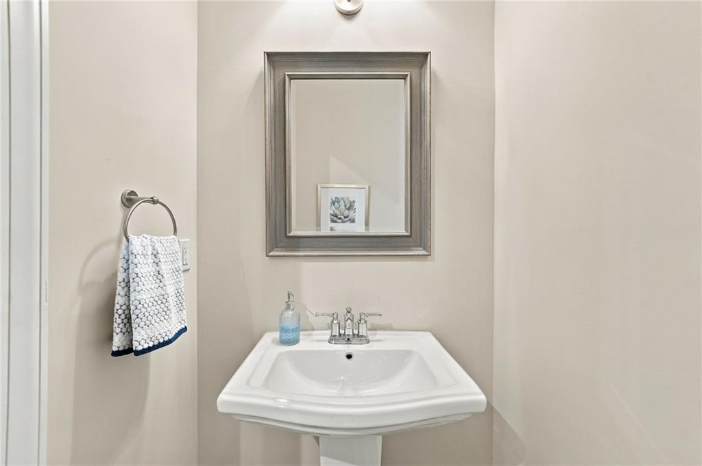 111 Cadence Trail Property Photo 43