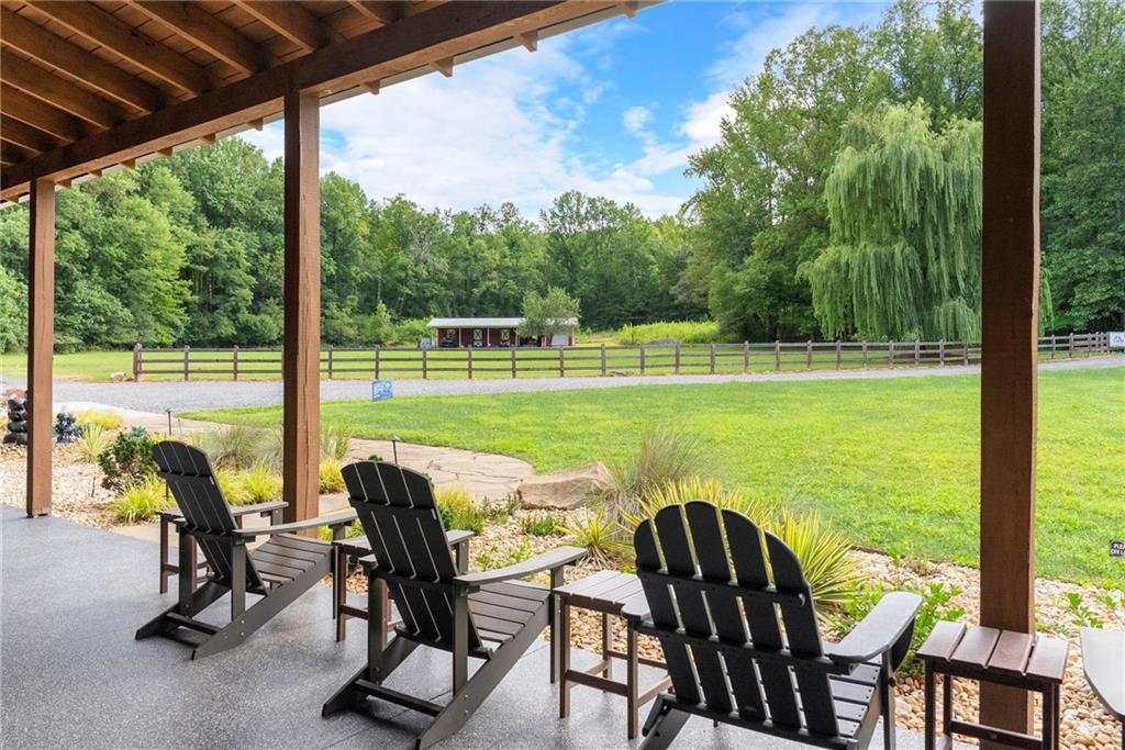 253 Happy Trails Way Property Photo 9