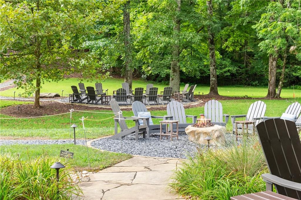 253 Happy Trails Way Property Photo 10