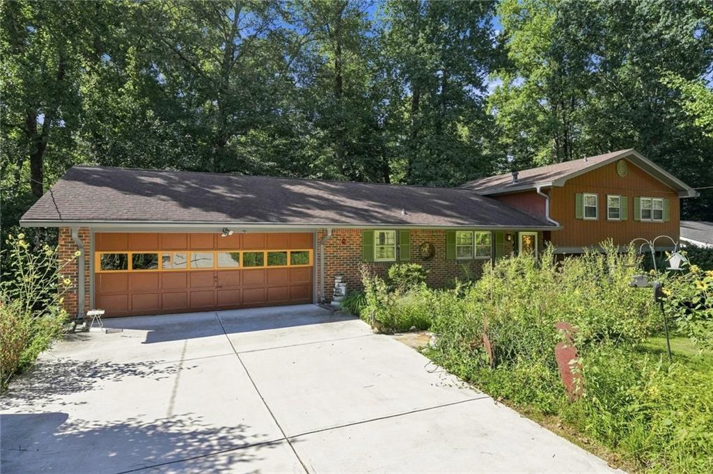 2804 Whitby Drive Property Photo 1