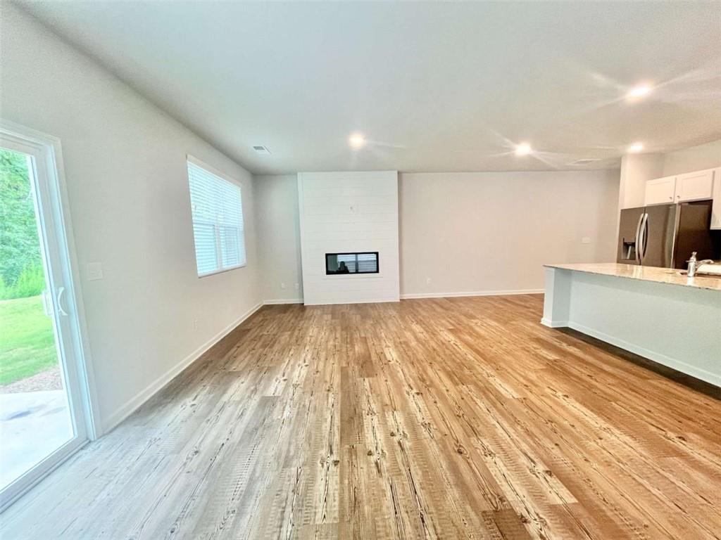 5129 Sidney Square Property Photo 3