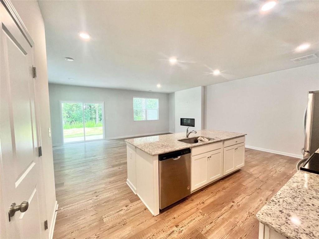 5129 Sidney Square Property Photo 6