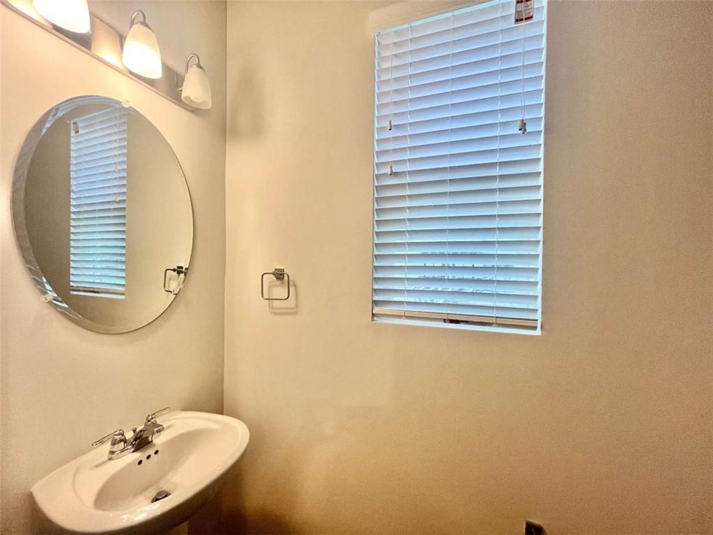 5129 Sidney Square Property Photo 7