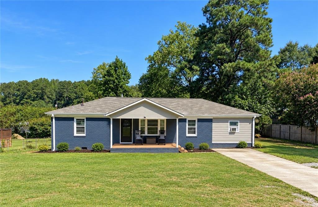 2308 Clay Road Property Photo 1