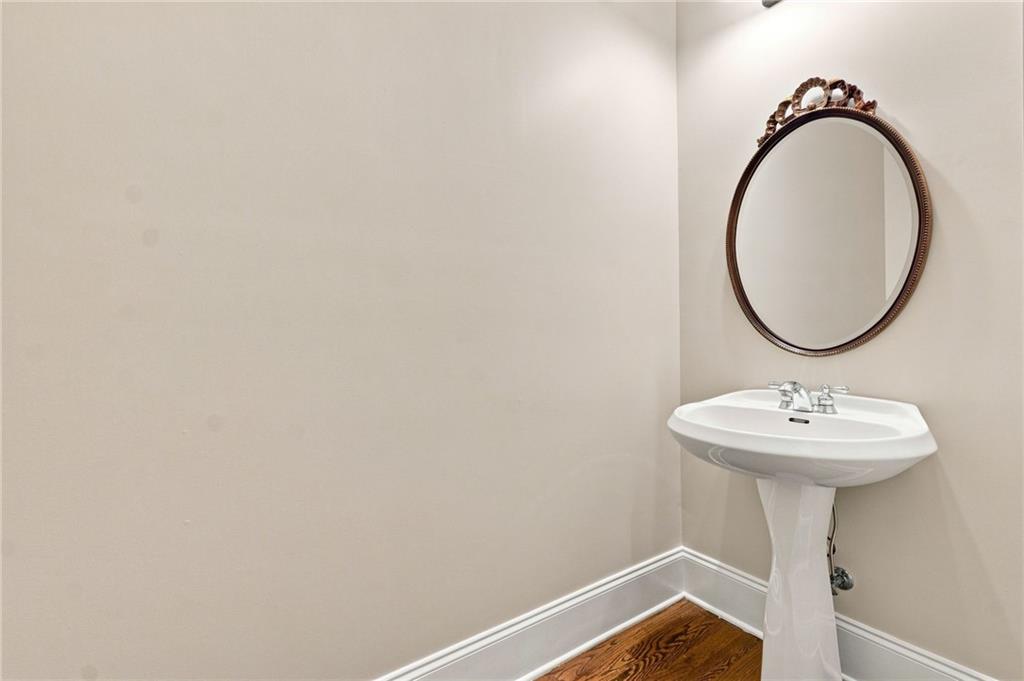 925 Windsor Place Circle Property Photo 14