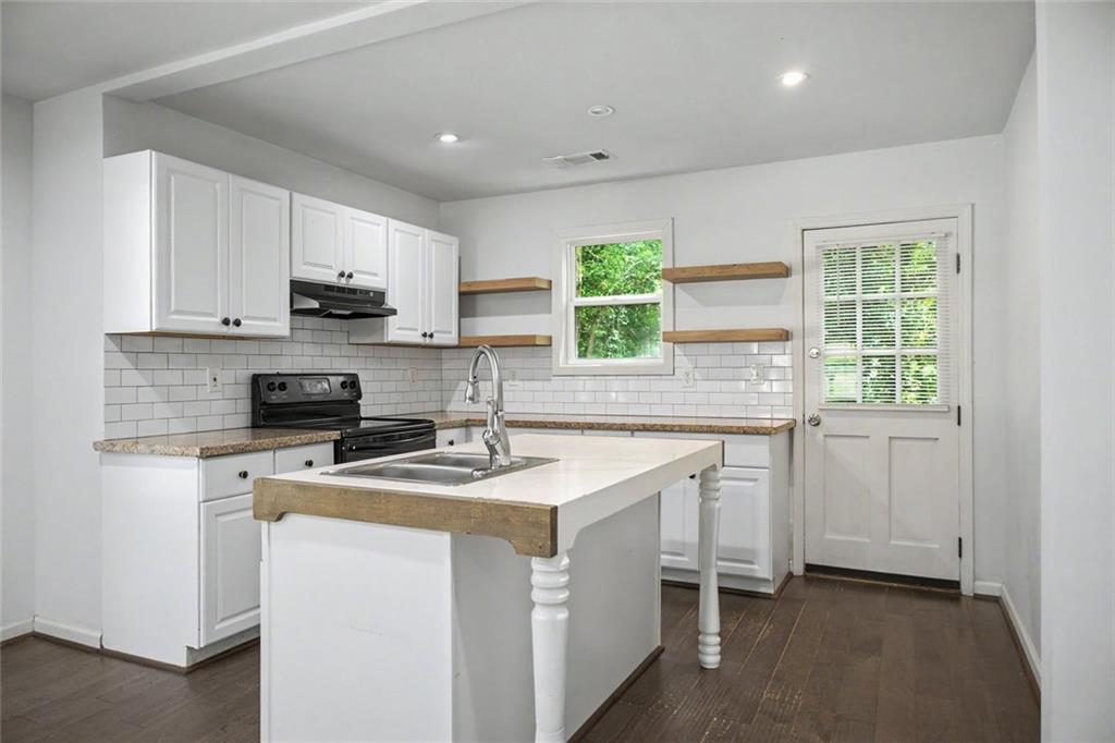 313 Walker Drive Property Photo 4