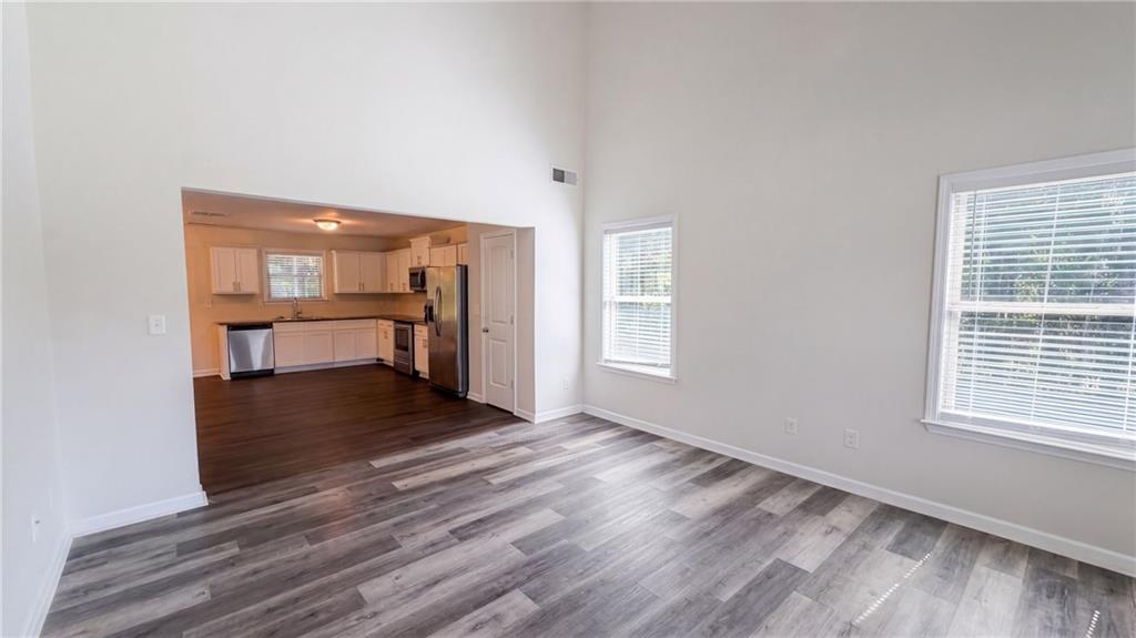 90 Ascott Trace Property Photo 3