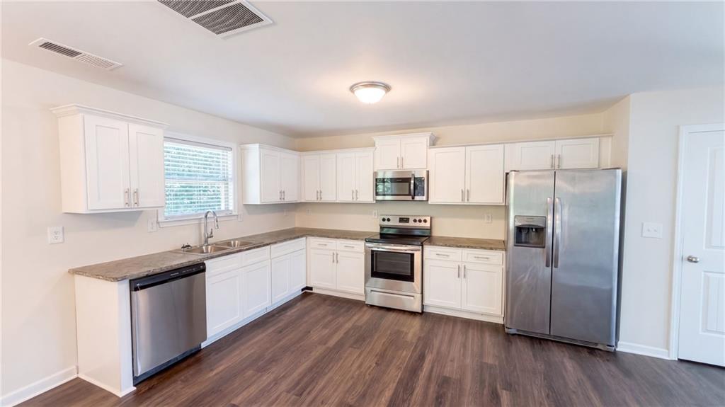 90 Ascott Trace Property Photo 7