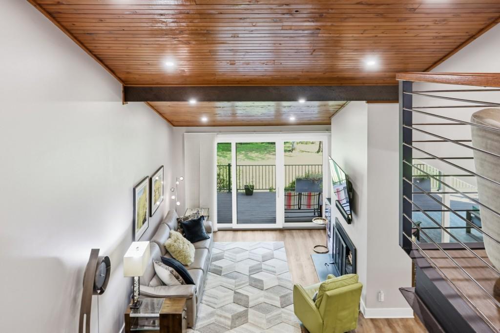 3998 Columns Drive Property Photo 19