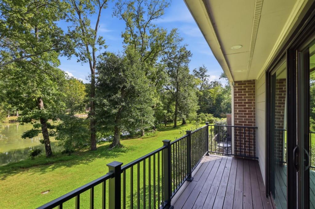 3998 Columns Drive Property Photo 30