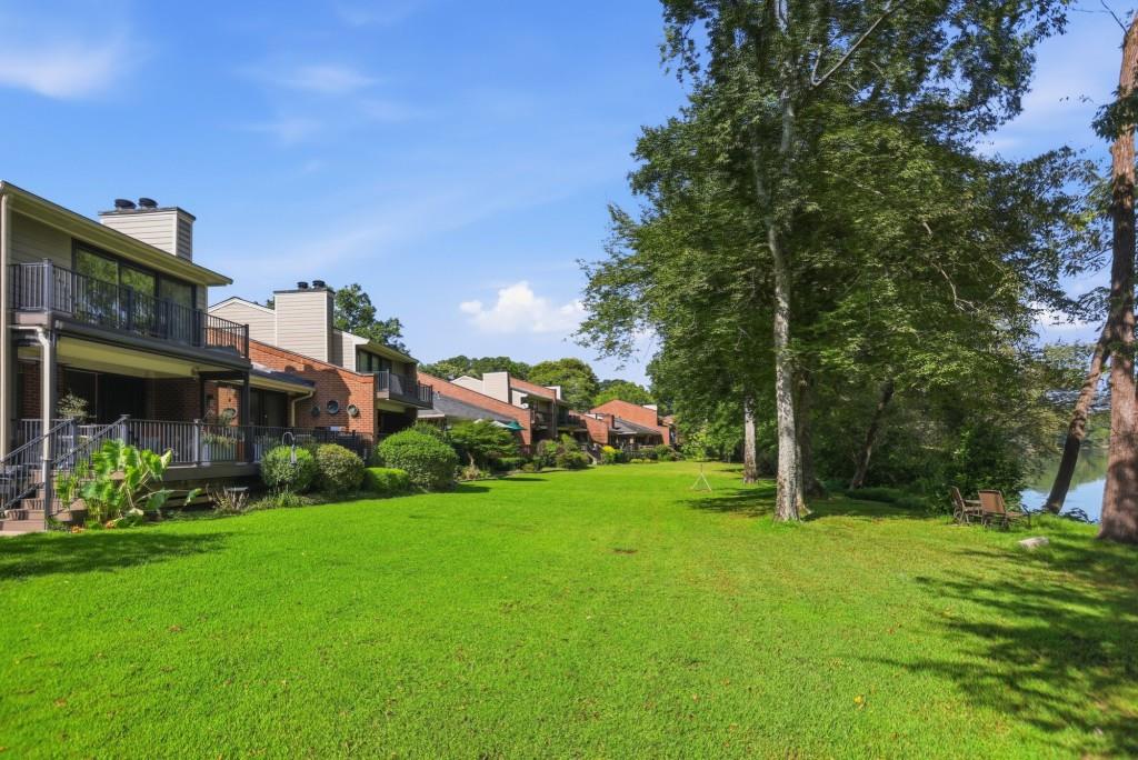 3998 Columns Drive Property Photo 35