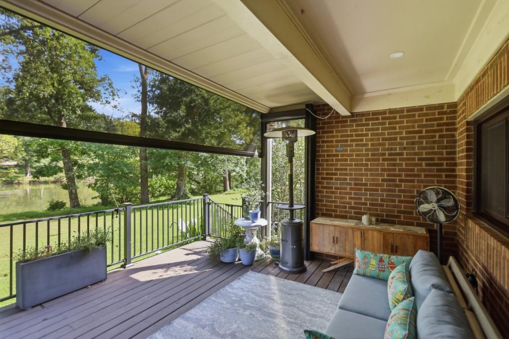 3998 Columns Drive Property Photo 38