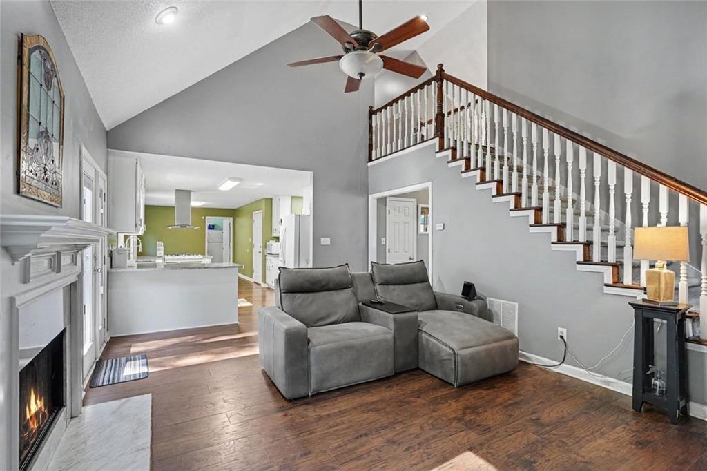 285 Creekside Way Property Photo 5