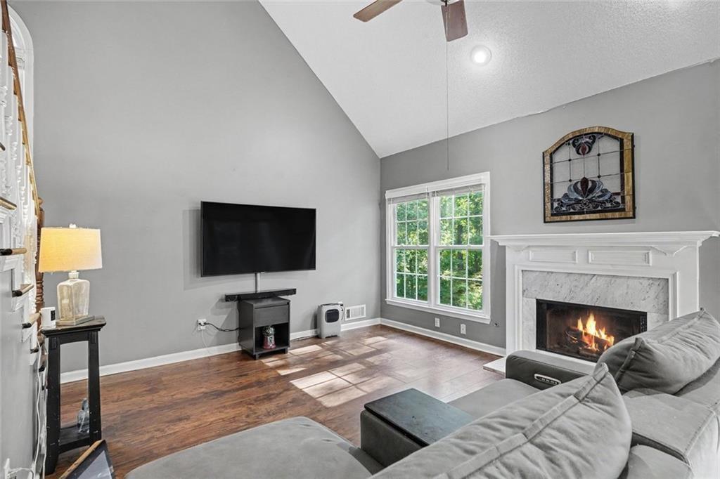 285 Creekside Way Property Photo 6