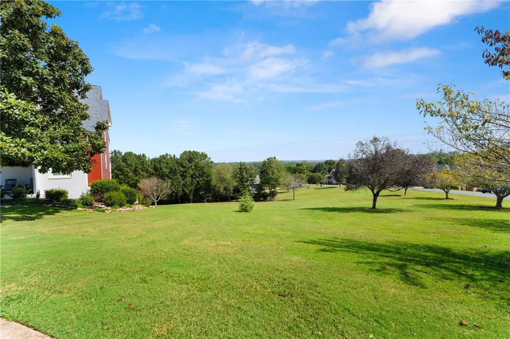 8865 Saddle Trail Property Photo 9
