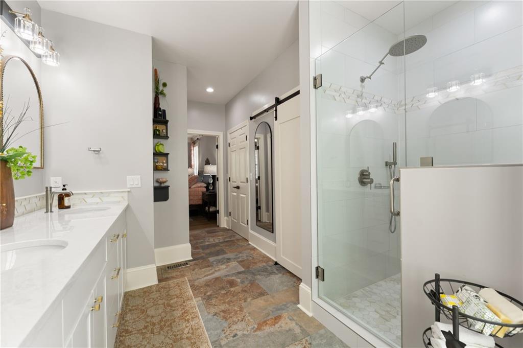 8865 Saddle Trail Property Photo 41