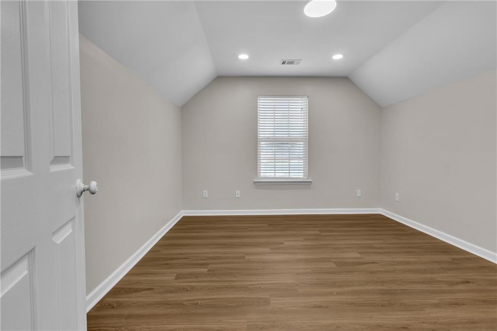260 Hudson Ridge Property Photo 16