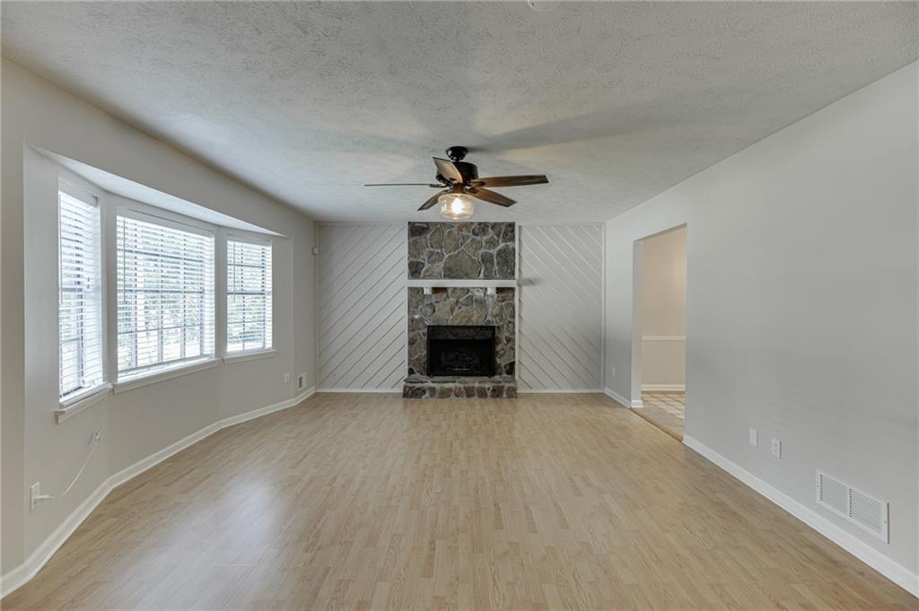 978 Chartley Drive Sw Property Photo 4