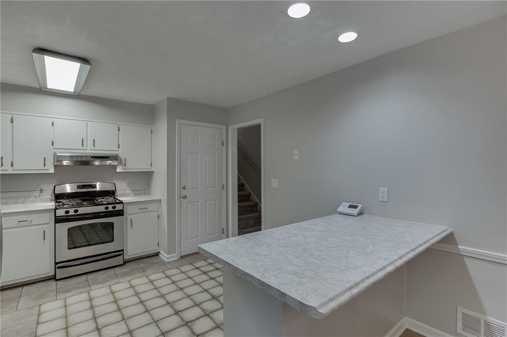 978 Chartley Drive Sw Property Photo 13