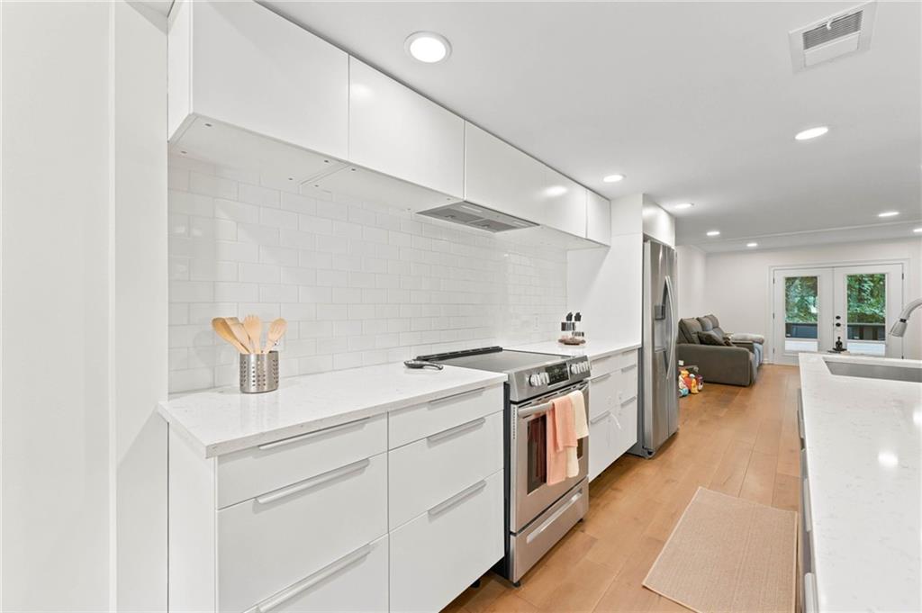 8 Ivy Ridge Ne Property Photo 1