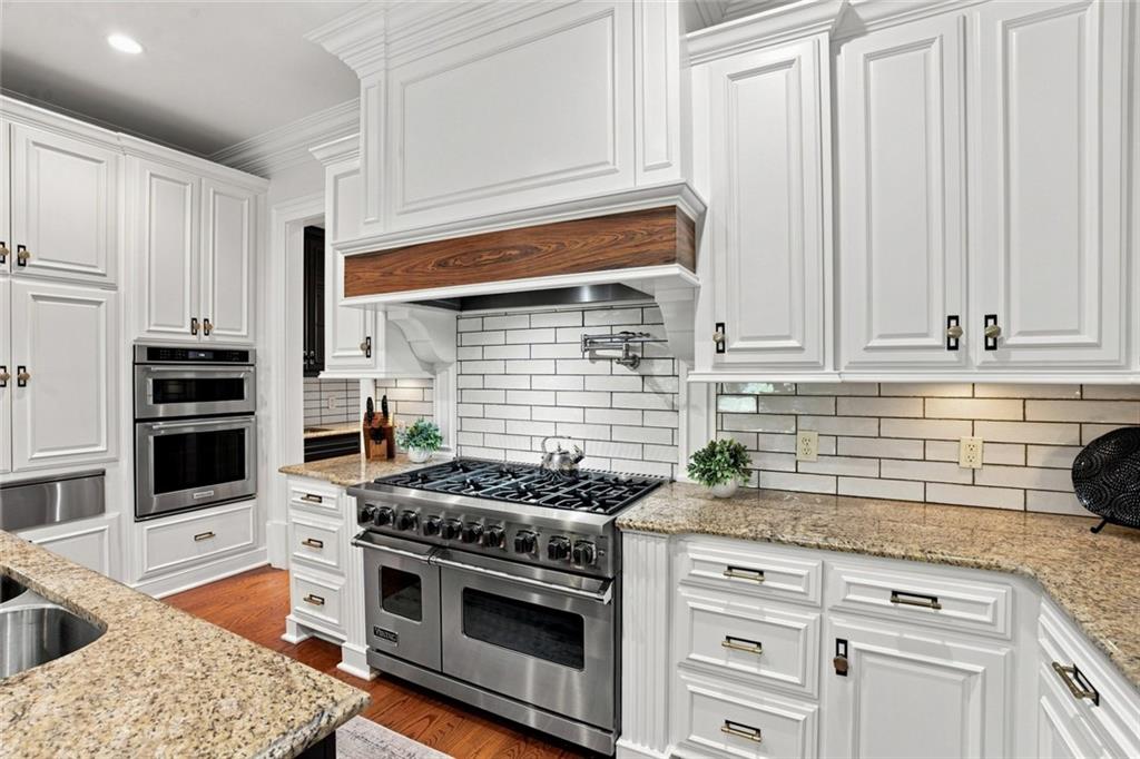 7836416 Property Photo 36