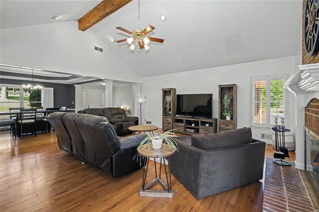 7836501 Property Photo 8