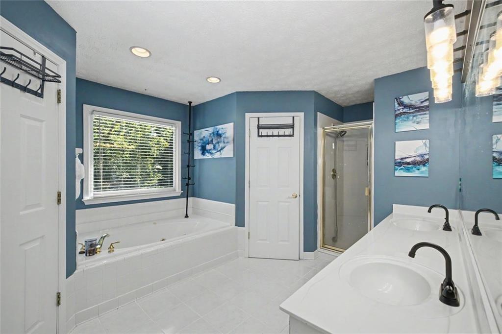 7836501 Property Photo 21
