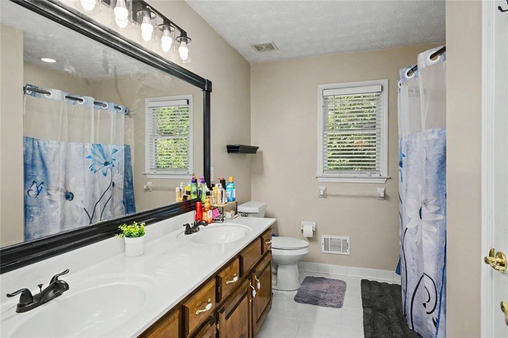 7836501 Property Photo 25