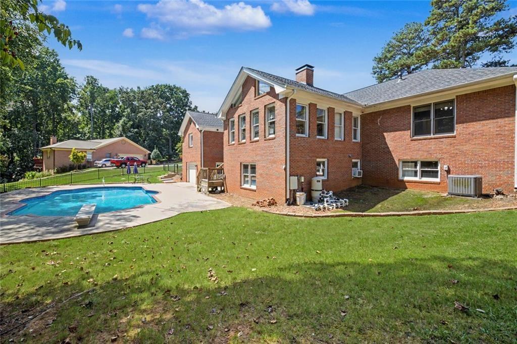7836501 Property Photo 40