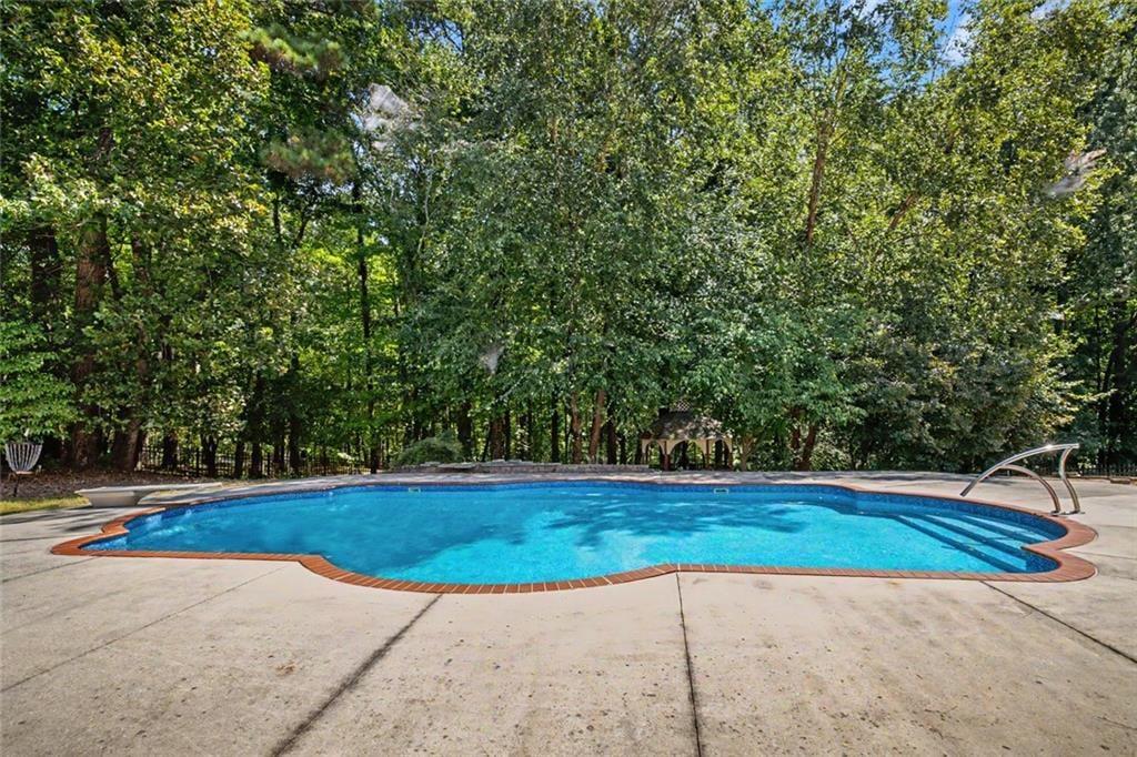 7836501 Property Photo 43