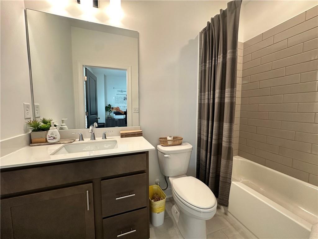 536 Alice Way Unit D6 Property Photo 5