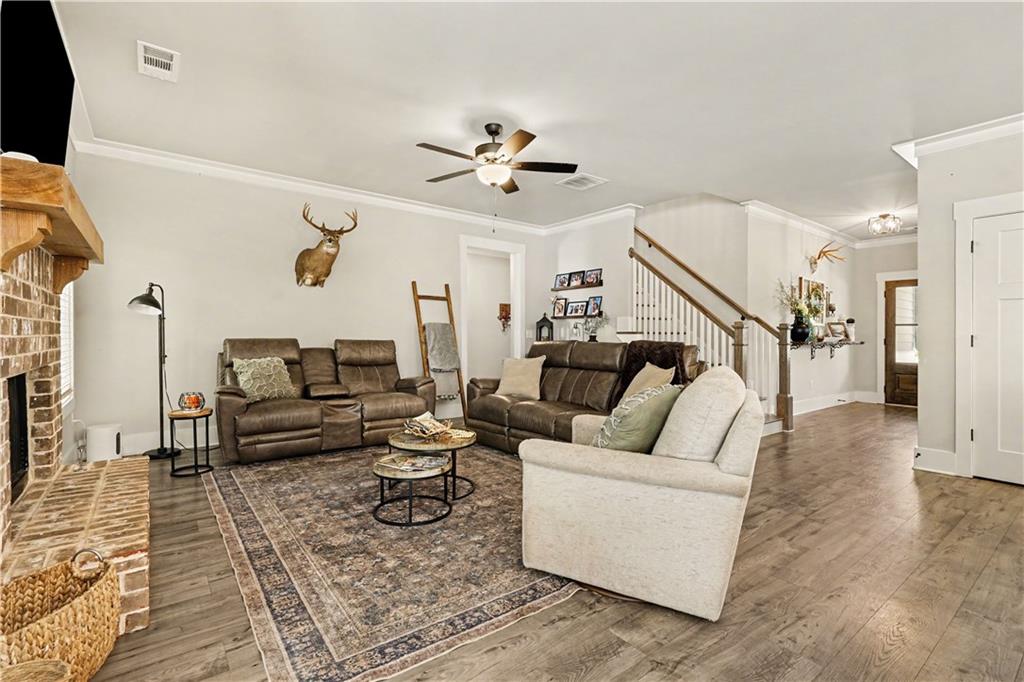 2445 Waterside Drive Property Photo 3