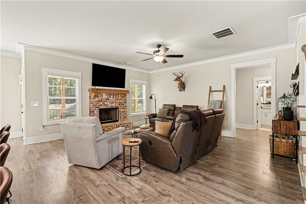 2445 Waterside Drive Property Photo 7