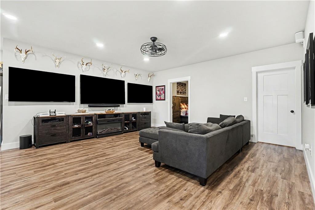 2445 Waterside Drive Property Photo 15