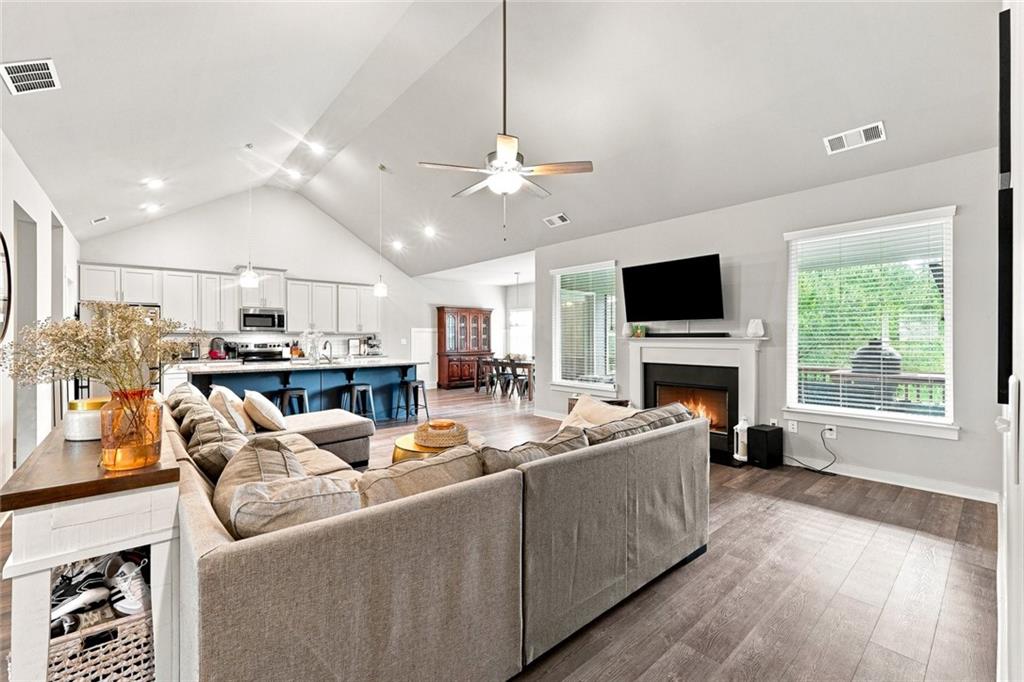 4052 Links Boulevard Property Photo 6