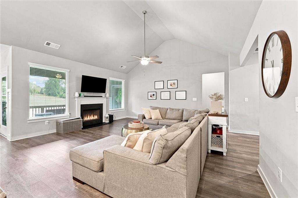 4052 Links Boulevard Property Photo 9