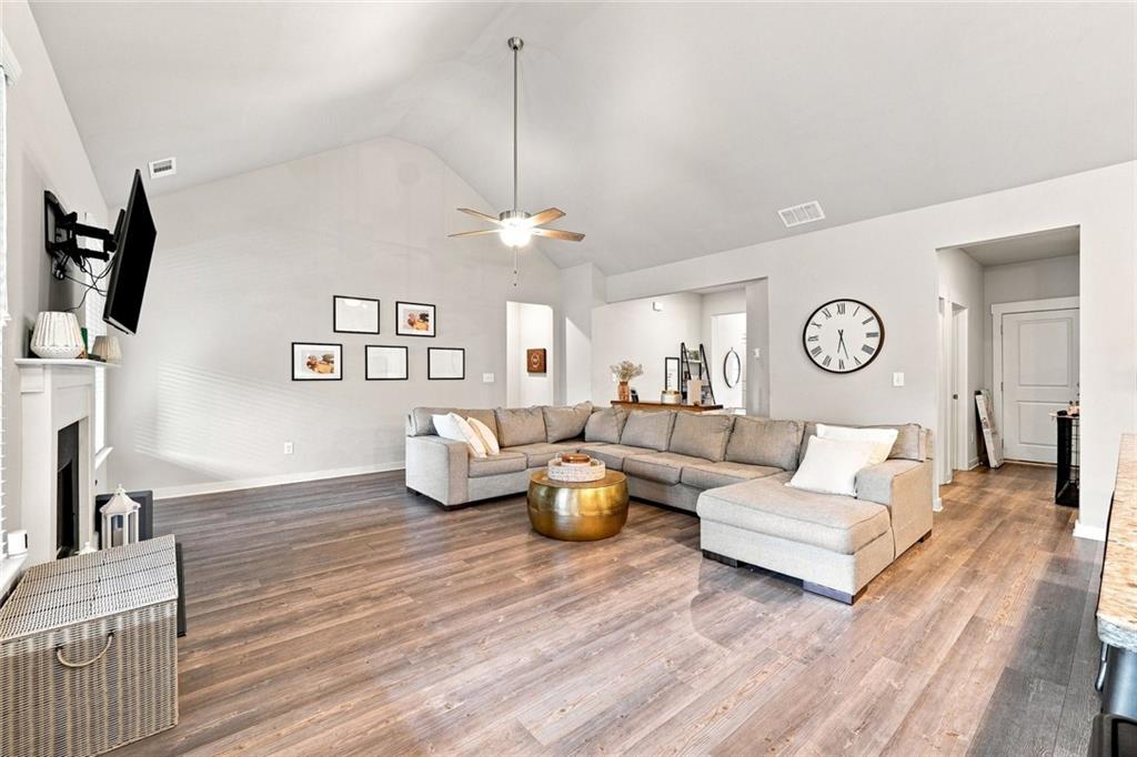 4052 Links Boulevard Property Photo 10