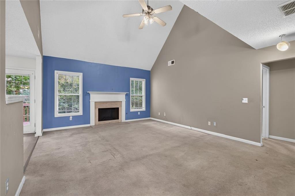 212 Stagecoach Pass Property Photo 5