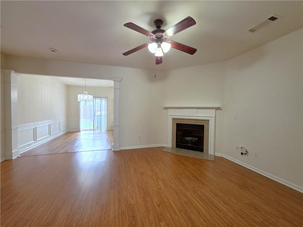 1908 Dilcrest Drive Property Photo 4